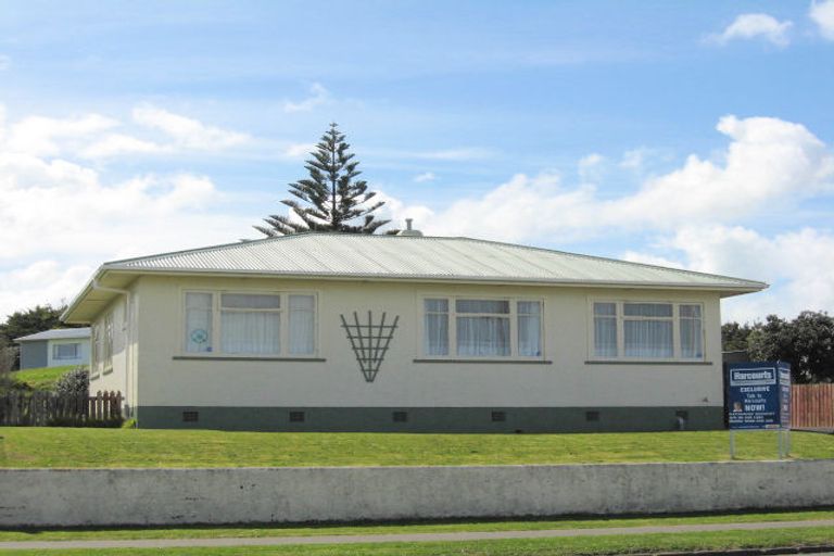 Photo of property in 80 Cornfoot Street, Castlecliff, Whanganui, 4501