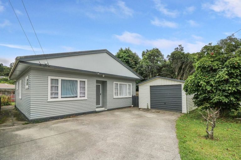 Photo of property in 104 Stokes Valley Road, Stokes Valley, Lower Hutt, 5019