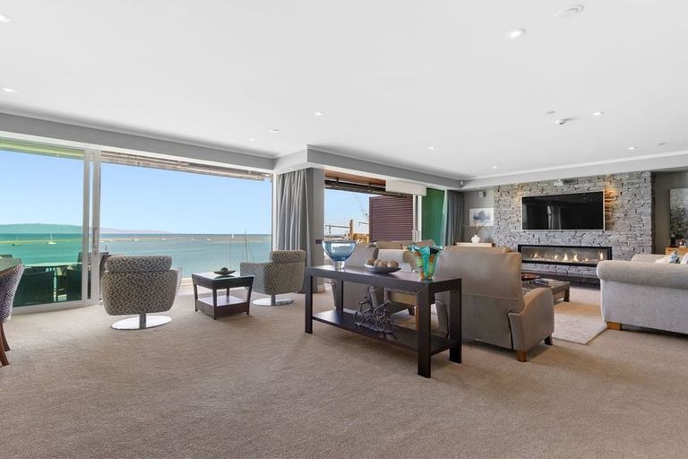 Photo of property in Quay Apartments Tower 2, 208/283 Wakefield Quay, Stepneyville, Nelson, 7010