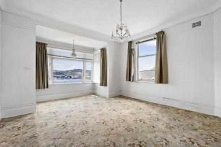 Photo of property in 49 The Crescent, Roseneath, Wellington, 6011