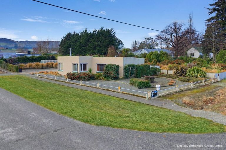 Photo of property in 9 Meadow Street, Lumsden, 9730