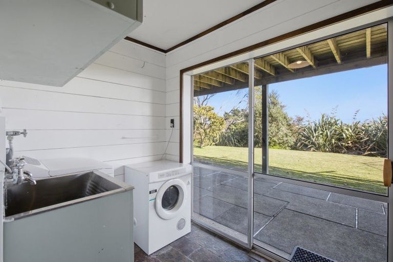 Photo of property in 17a Saint Ives Grove, Whalers Gate, New Plymouth, 4310