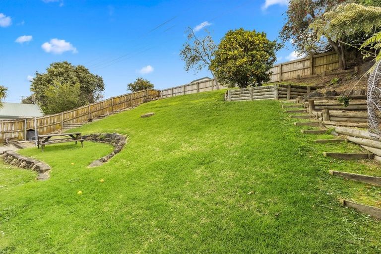 Photo of property in 11 Lanier Place, Glendene, Auckland, 0602
