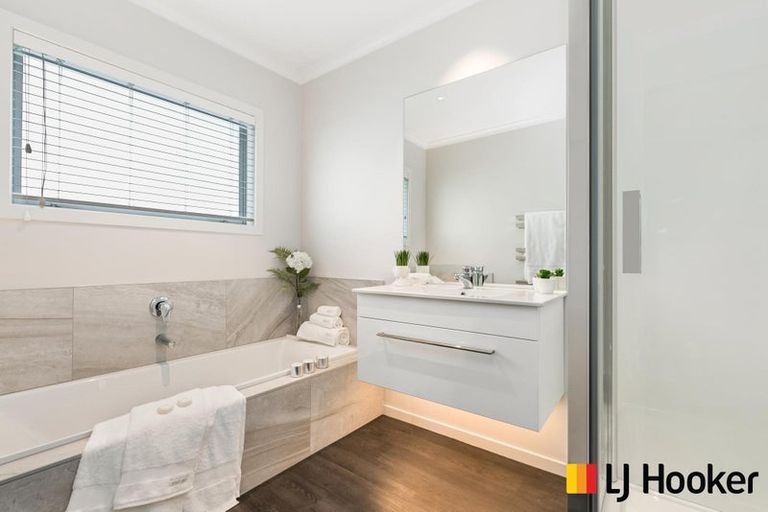 Photo of property in 12 Harriet Johnston Drive, Pokeno, 2402