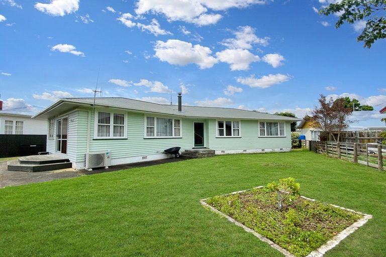 Photo of property in 11 Claudius Street, Dannevirke, 4930