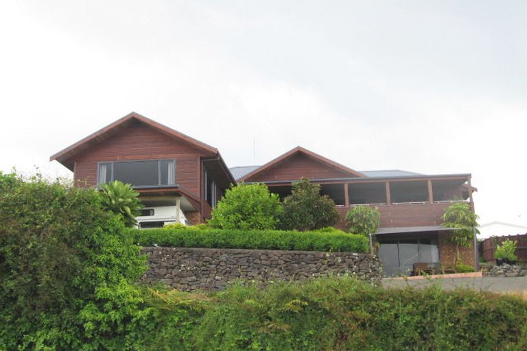 Photo of property in 68 Omokoroa Road, Omokoroa, 3114