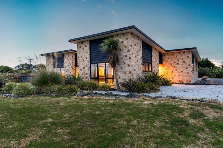 Photo of property in 25 Tunnel Beach Road, Blackhead, Dunedin, 9076