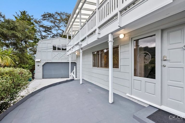 Photo of property in 32 Forest Road, Pinehaven, Upper Hutt, 5019