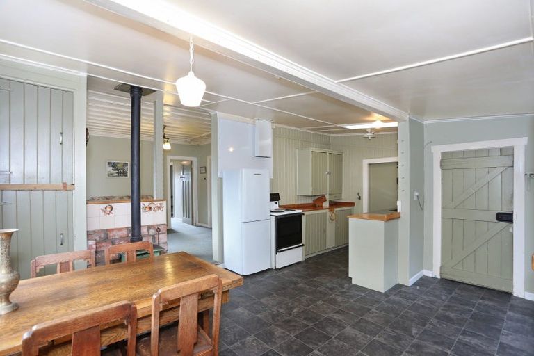 Photo of property in 62 Pukepapa Road, Marton, 4710