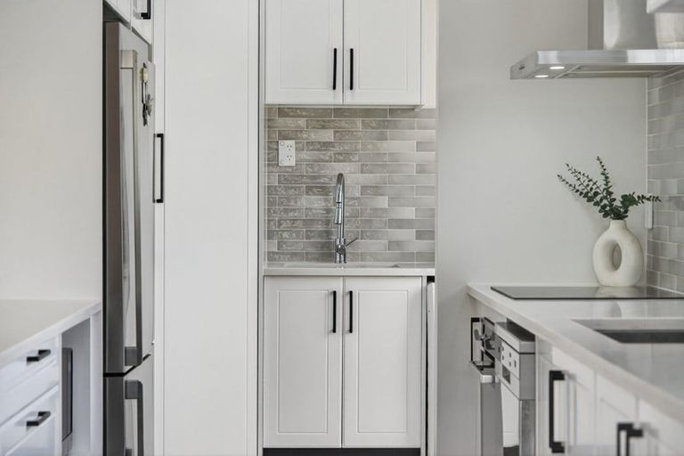 Photo of property in 17 Topliss Drive, Northcross, Auckland, 0632