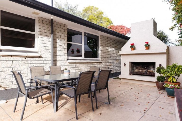 Photo of property in 28 Newcastle Street, Hokowhitu, Palmerston North, 4410