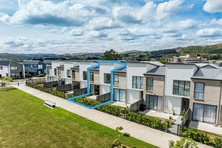 Photo of property in 8 Tokitoki Way, Kenepuru, Porirua, 5022