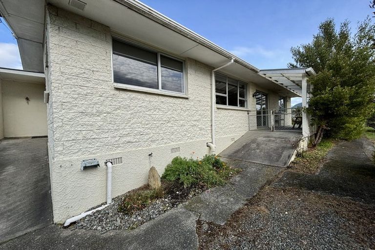 Photo of property in 252 Waikawa Road, Waikawa, Picton, 7220