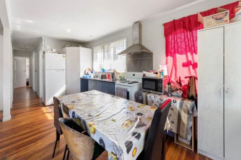 Photo of property in 22b Evans Road, Glen Eden, Auckland, 0602