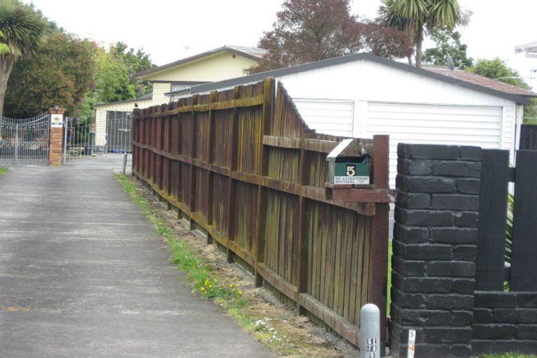 Photo of property in 5 Le Havre Place, Takanini, 2112