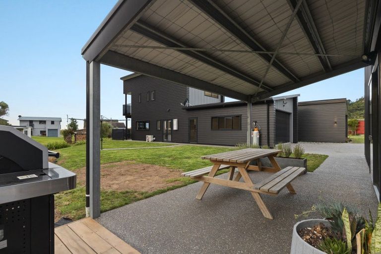 Photo of property in 2 Waiari Way, Kuaotunu West, Whitianga, 3592