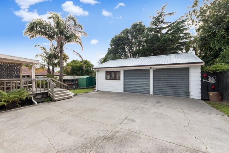 Photo of property in 9 Panzic Place, Glen Eden, Auckland, 0602