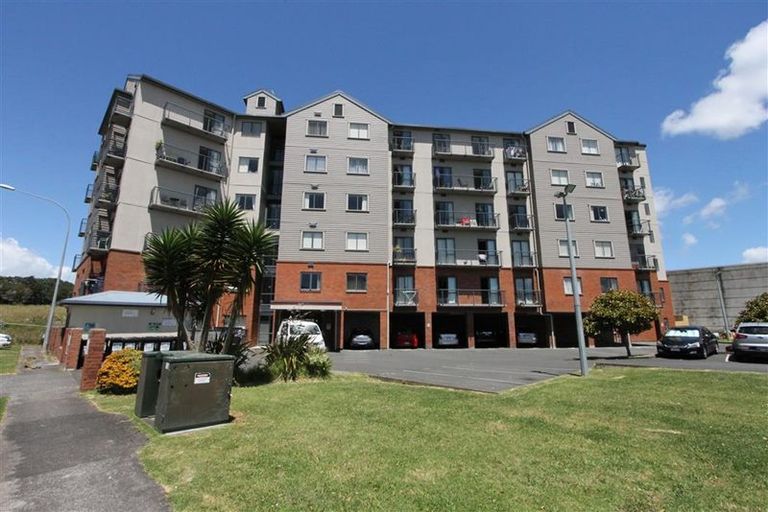 Photo of property in 4j/17 Crown Lynn Place, New Lynn, Auckland, 0600