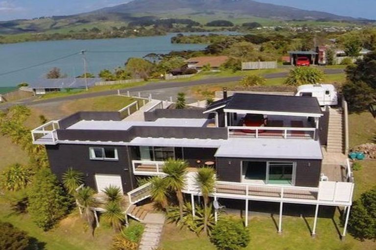 Photo of property in 24 Point Street, Raglan, 3225