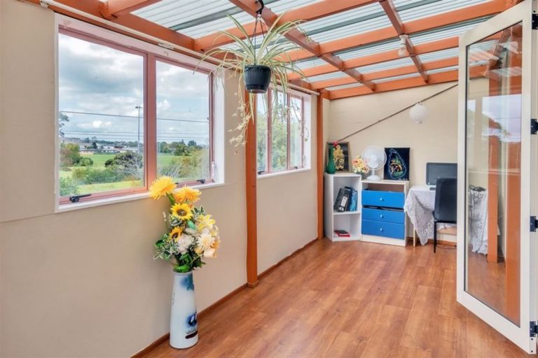 Photo of property in 25 Pooks Road, Ranui, Auckland, 0612
