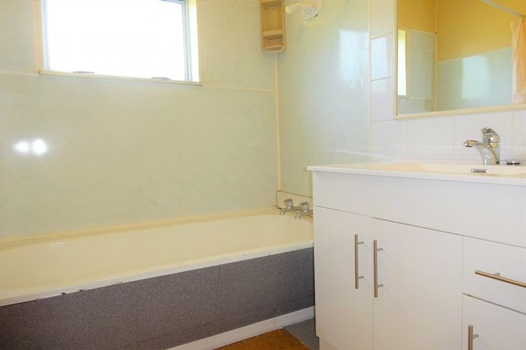 Photo of property in 36 Pratt Avenue, Foxton Beach, Foxton, 4815