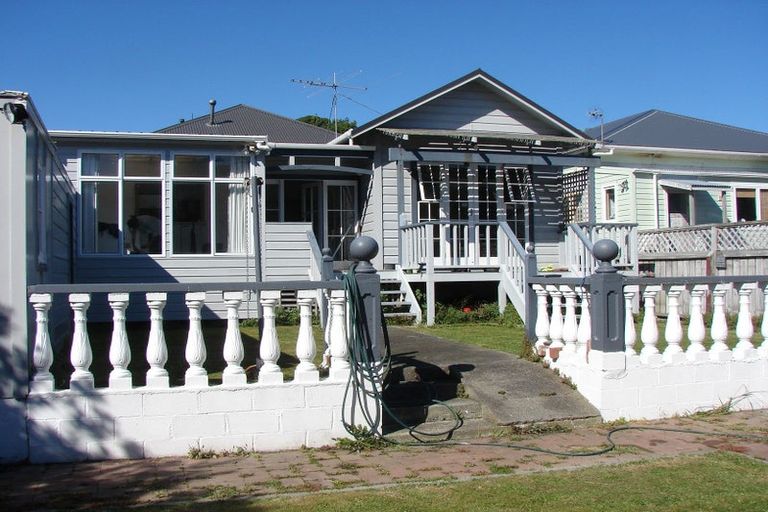 Photo of property in 202 Clyde Street, Island Bay, Wellington, 6023
