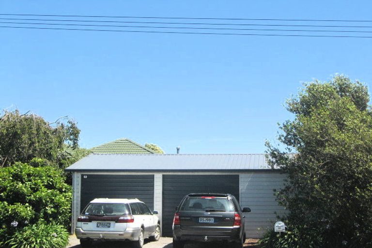 Photo of property in 28 Steadman Road, Broomfield, Christchurch, 8042