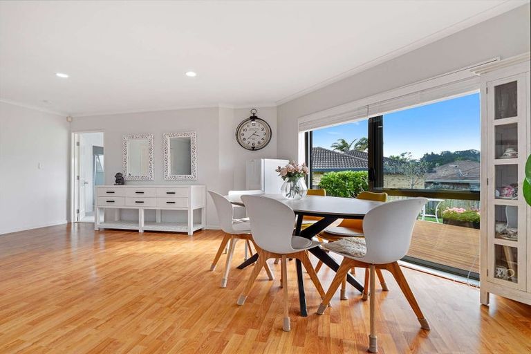 Photo of property in 9 Fleetwood Drive, Henderson, Auckland, 0612