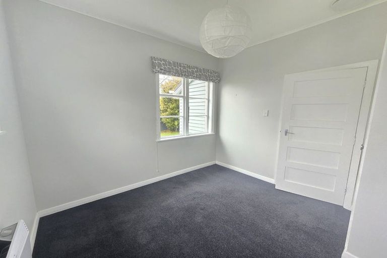 Photo of property in 10 Purser Grove, Fairfield, Lower Hutt, 5011
