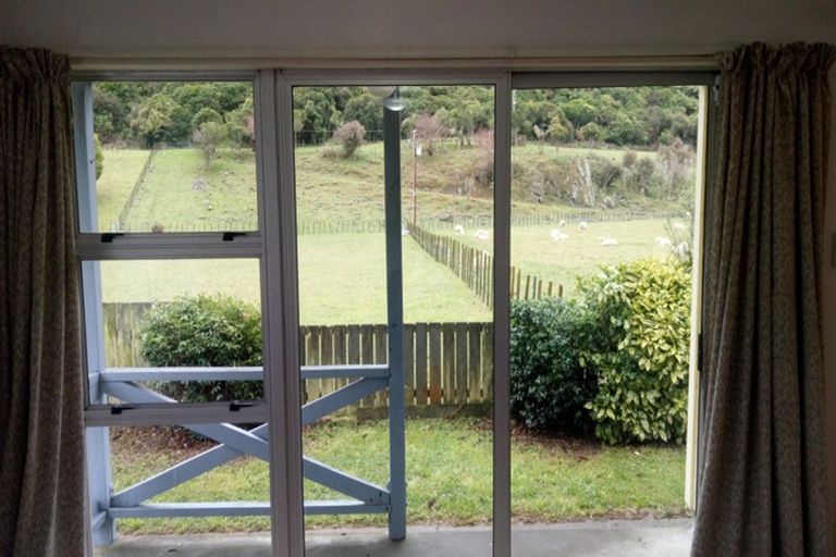 Photo of property in 22 Indiana Grove, Totara Park, Upper Hutt, 5018