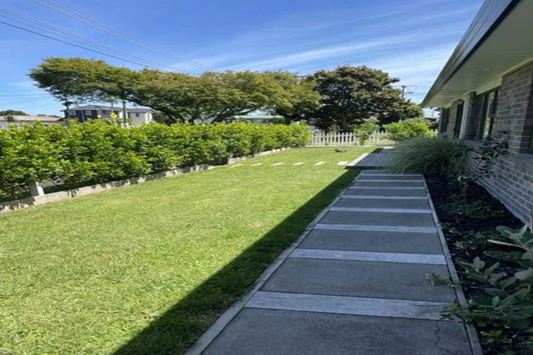 Photo of property in 2/45 Willis Road, Papakura, 2110