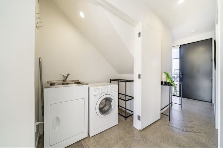 Photo of property in 53 Te Ara O Paetutu, Petone, Lower Hutt, 5012