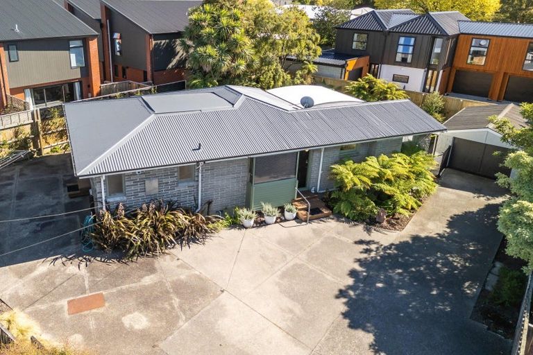 Photo of property in 81 Edward Avenue, Edgeware, Christchurch, 8013