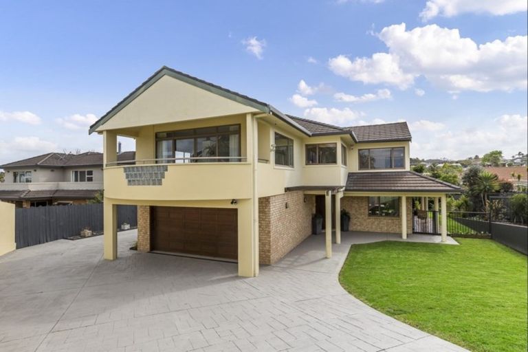 Photo of property in 13 Kahala Place, West Harbour, Auckland, 0618
