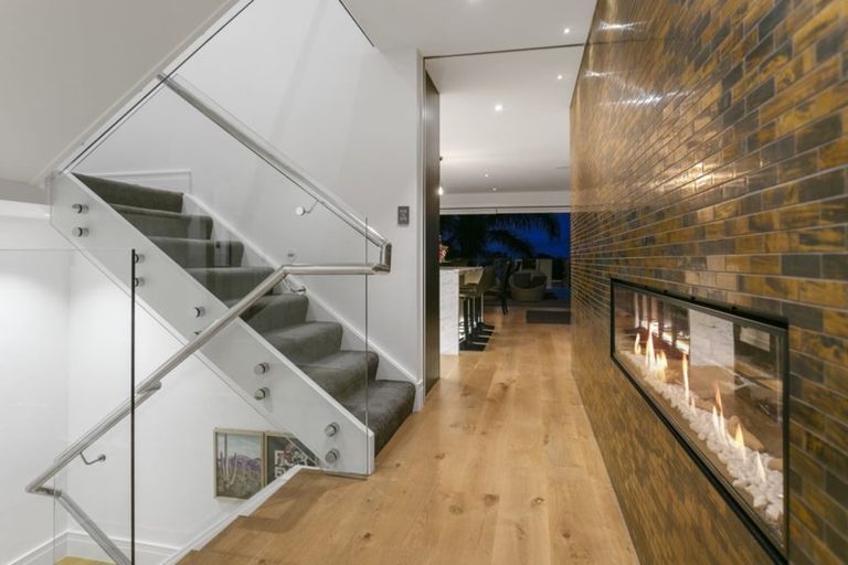 Photo of property in 2/92 Churchill Road, Murrays Bay, Auckland, 0630