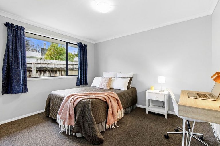 Photo of property in 2/7 Norana Road, Maoribank, Upper Hutt, 5018