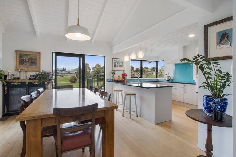Photo of property in 52 Links View Drive, Omokoroa, 3114