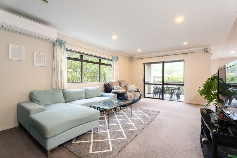 Photo of property in 11a Mauldeth Terrace, Churton Park, Wellington, 6037