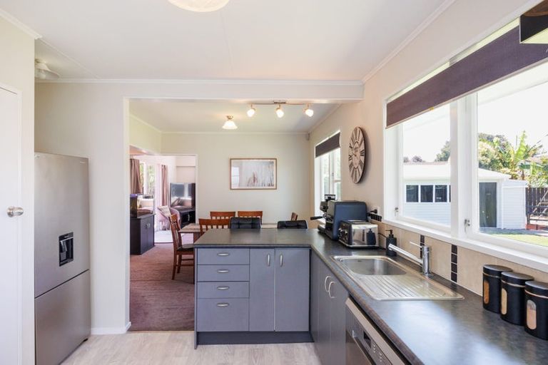 Photo of property in 14 Motuoapa Place, Kelvin Grove, Palmerston North, 4414
