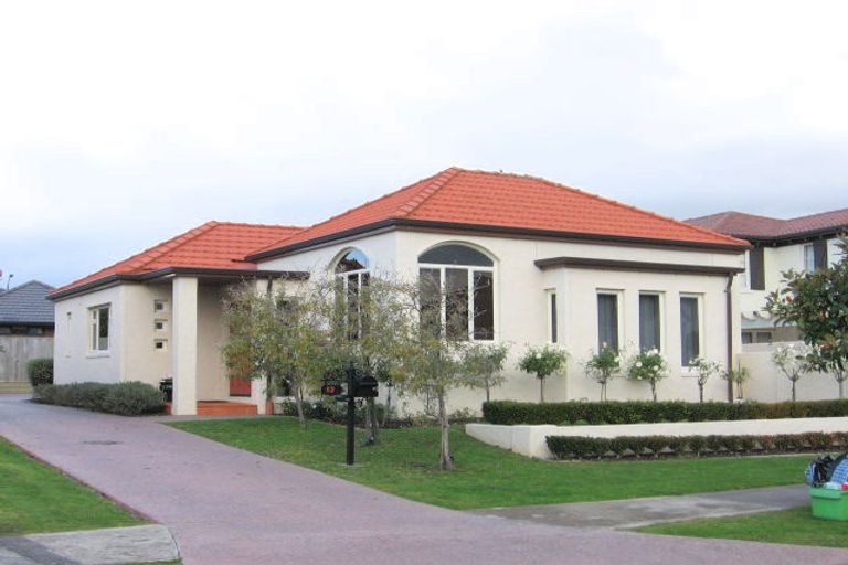 Photo of property in 13 Fairfield Lane, East Tamaki Heights, Auckland, 2016