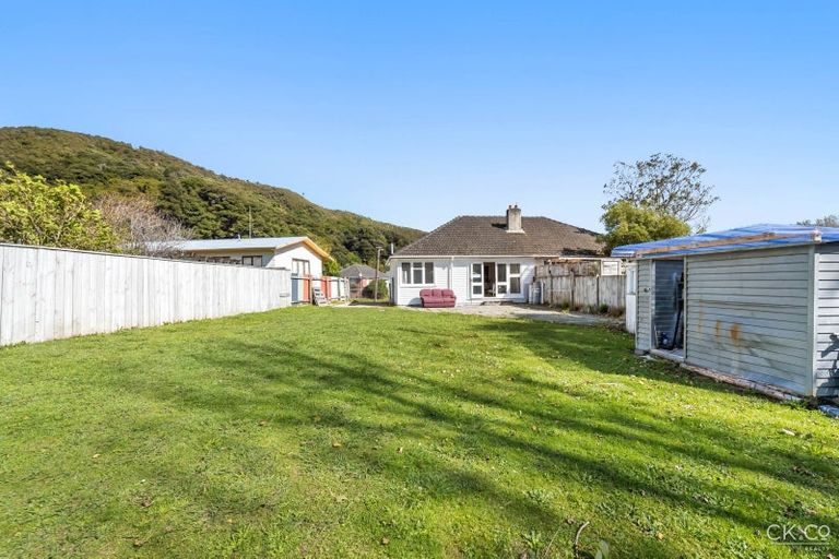 Photo of property in 39 Prouse Crescent, Naenae, Lower Hutt, 5011