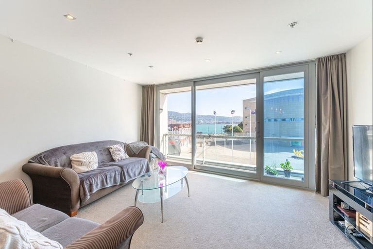 Photo of property in Portal Apartments, 3d/42 Cable Street, Te Aro, Wellington, 6011