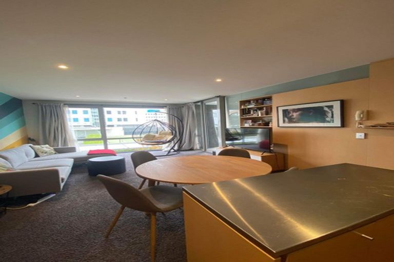 Photo of property in Sanctum Apartment, 10 Ebor Street, Te Aro, Wellington, 6011