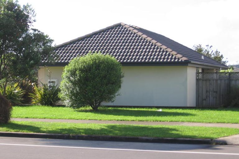 Photo of property in 2/157 Te Irirangi Drive, Flat Bush, Auckland, 2019