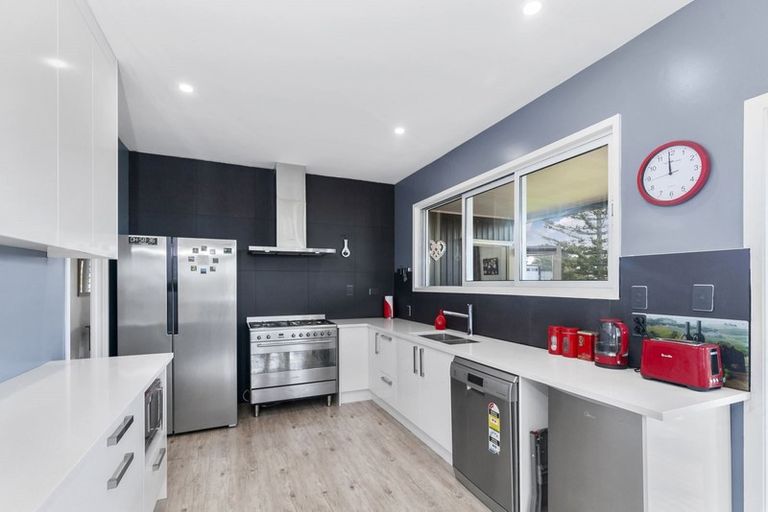 Photo of property in 156 Glamorgan Drive, Torbay, Auckland, 0630