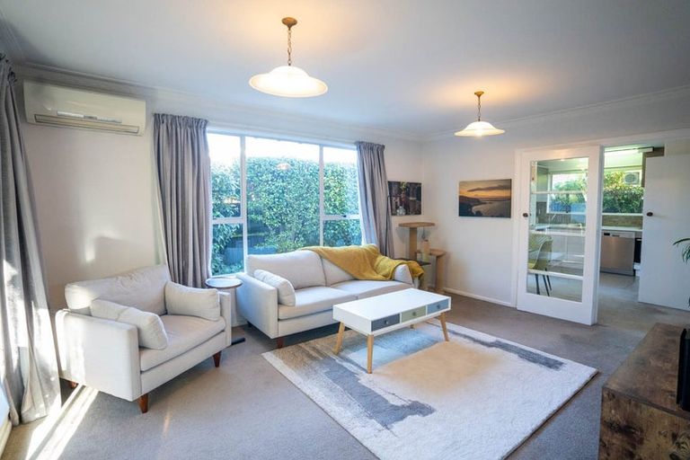 Photo of property in 35 Montclare Avenue, Avonhead, Christchurch, 8042