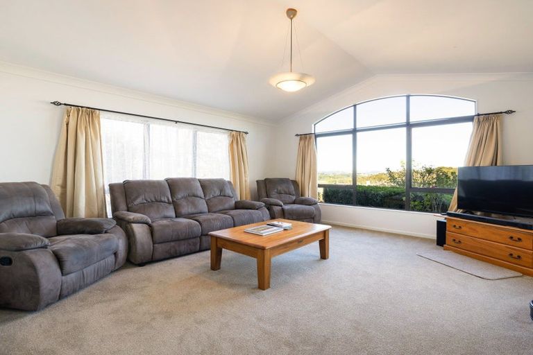 Photo of property in 24 Highgrove Drive, Grandview Heights, Hamilton, 3200