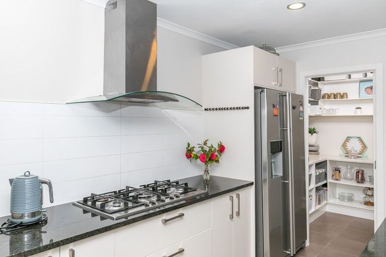 Photo of property in 28 Whitney Place, Rototuna North, Hamilton, 3210