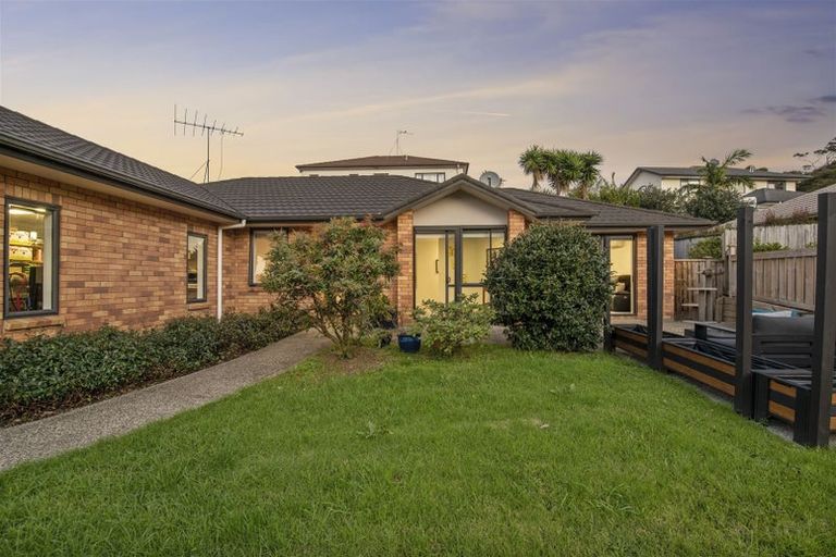 Photo of property in 24 Lomas Way, Albany, Auckland, 0632