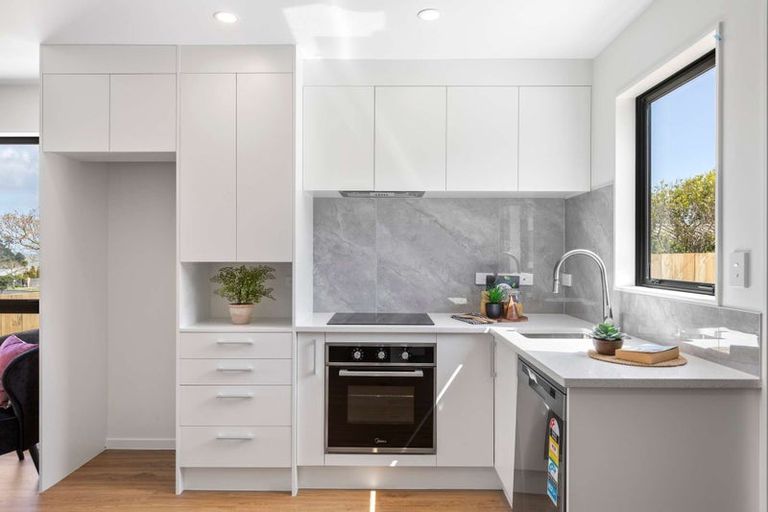 Photo of property in 1b Bellville Drive, Clendon Park, Auckland, 2103